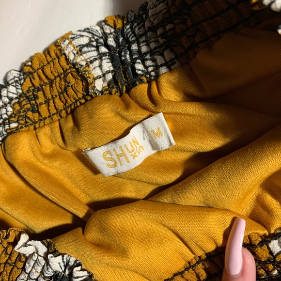 NWOT medium romper floral ruffles - Picture 3 of 5